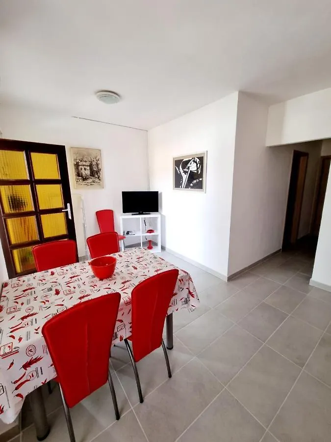 Apartmani Mw, Crveni Apartman Baška